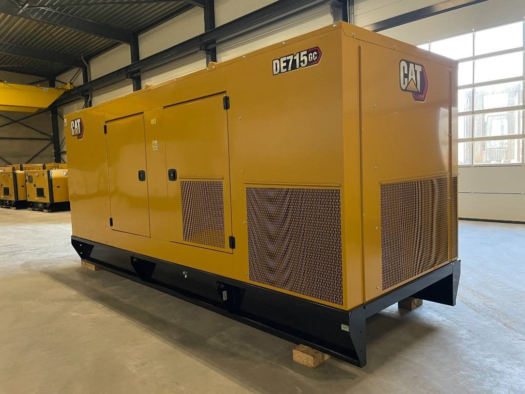 CAT DE715GC - 715 kVA Stand-by Generator - DPX-18224 - Groupe électrogène: photos 3 CAT DE715GC - 715 kVA Stand-by Generator - DPX-18224 - Groupe électrogène: photos 3