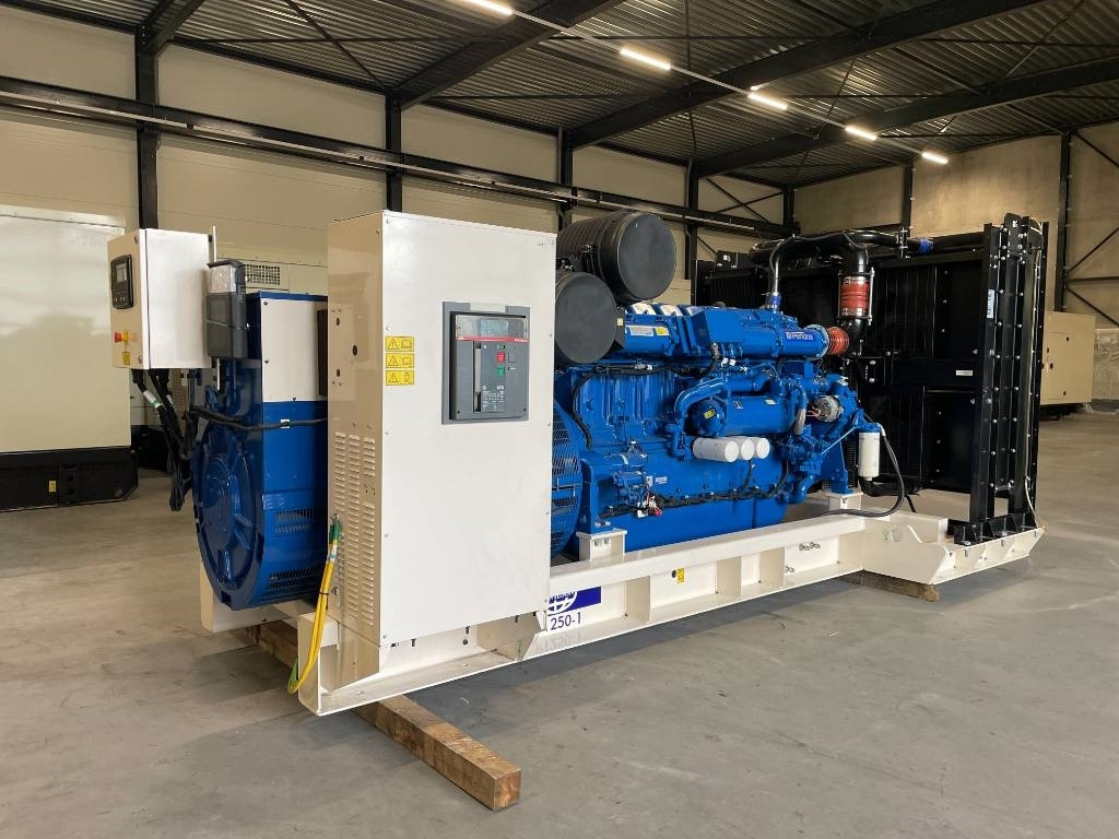 FG Wilson P1250-1 - 1250 kVA Open Genset - DPX-16028-O - Groupe électrogène: photos 2 FG Wilson P1250-1 - 1250 kVA Open Genset - DPX-16028-O - Groupe électrogène: photos 2