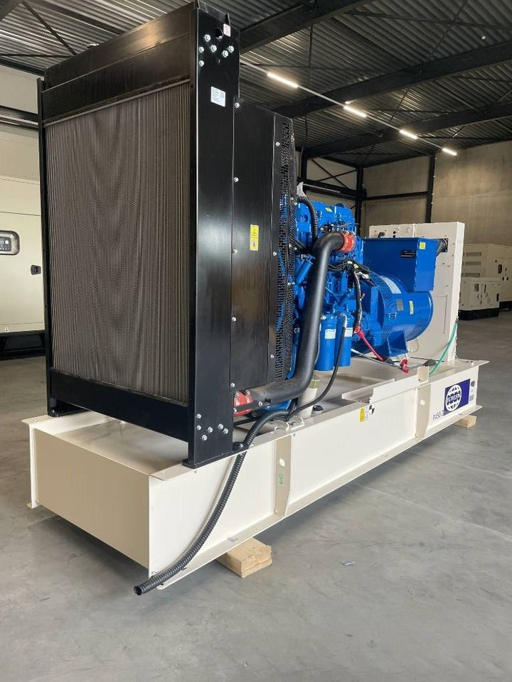 FG Wilson P450-3 - 450 kVA Open Genset - DPX-16018-O - Groupe électrogène: photos 2 FG Wilson P450-3 - 450 kVA Open Genset - DPX-16018-O - Groupe électrogène: photos 2