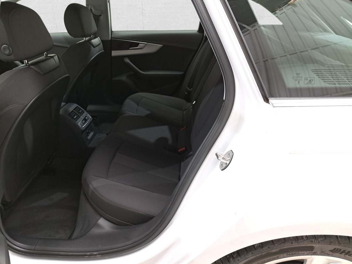Voiture AUDI A4 KOMBI: photos 13