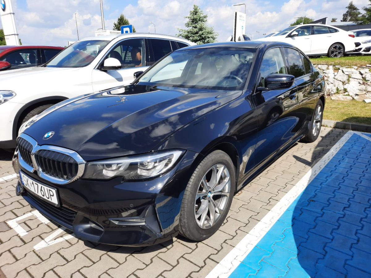 BMW 318 I SPORT LINE SEDAN - Berline: photos 2 BMW 318 I SPORT LINE SEDAN - Berline: photos 2