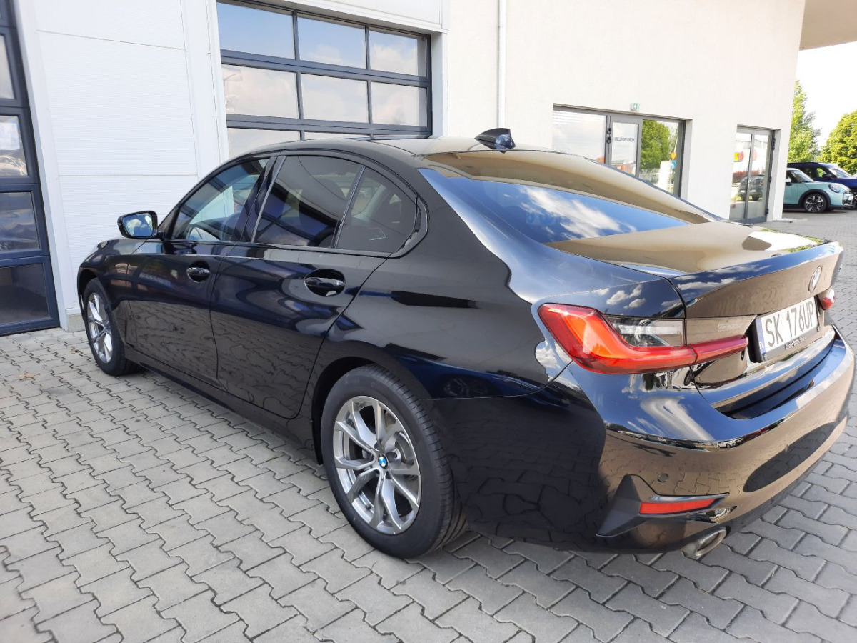 BMW 318 I SPORT LINE SEDAN - Berline: photos 4 BMW 318 I SPORT LINE SEDAN - Berline: photos 4
