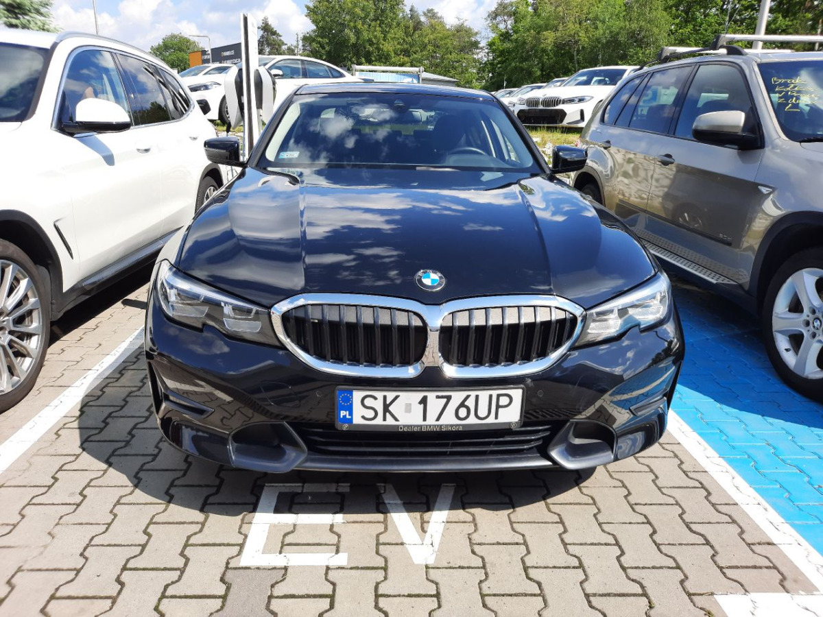 BMW 318 I SPORT LINE SEDAN - Berline: photos 5 BMW 318 I SPORT LINE SEDAN - Berline: photos 5