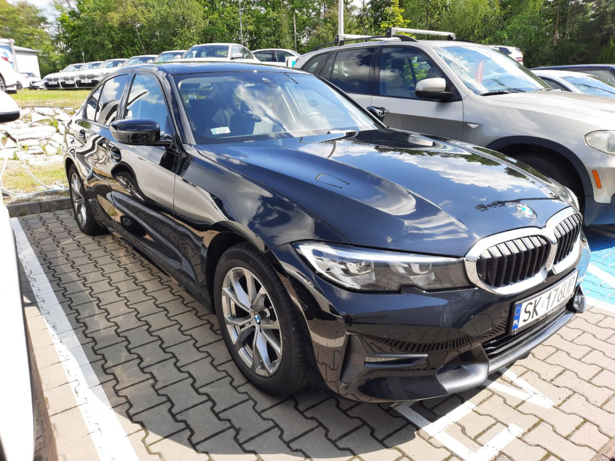 BMW 318 I SPORT LINE SEDAN - Berline: photos 1 BMW 318 I SPORT LINE SEDAN - Berline: photos 1