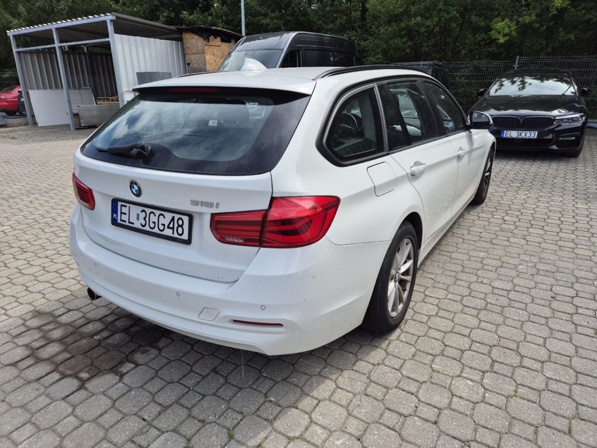 BMW 318I KOMBI - Voiture: photos 3 BMW 318I KOMBI - Voiture: photos 3