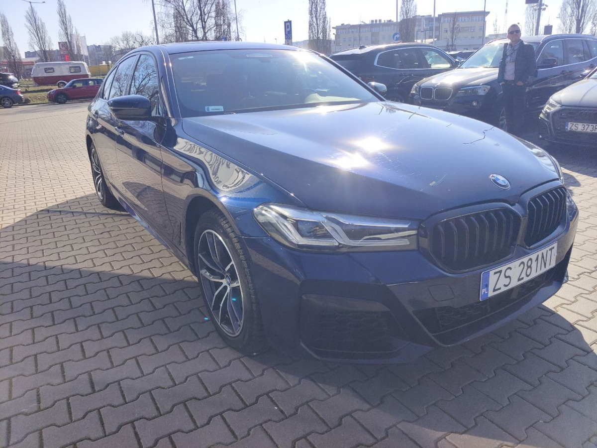 BMW 530e xDrive M Sport SEDAN - Berline: photos 1 BMW 530e xDrive M Sport SEDAN - Berline: photos 1