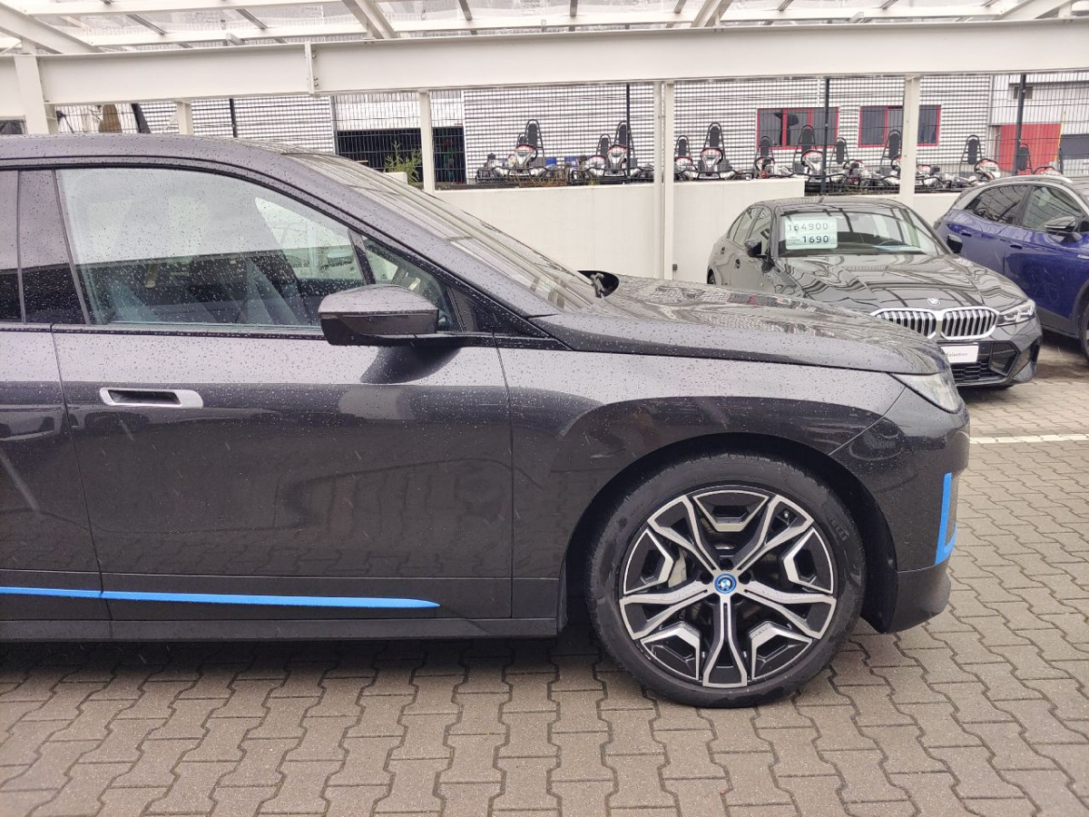 BMW iX XDRIVE40 SUV - SUV: photos 2 BMW iX XDRIVE40 SUV - SUV: photos 2