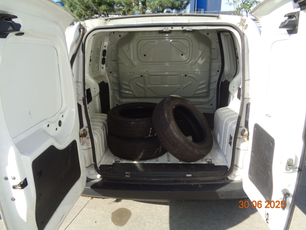 FIAT FIORINO FURGON BLASZAK - Fourgon utilitaire: photos 5 FIAT FIORINO FURGON BLASZAK - Fourgon utilitaire: photos 5