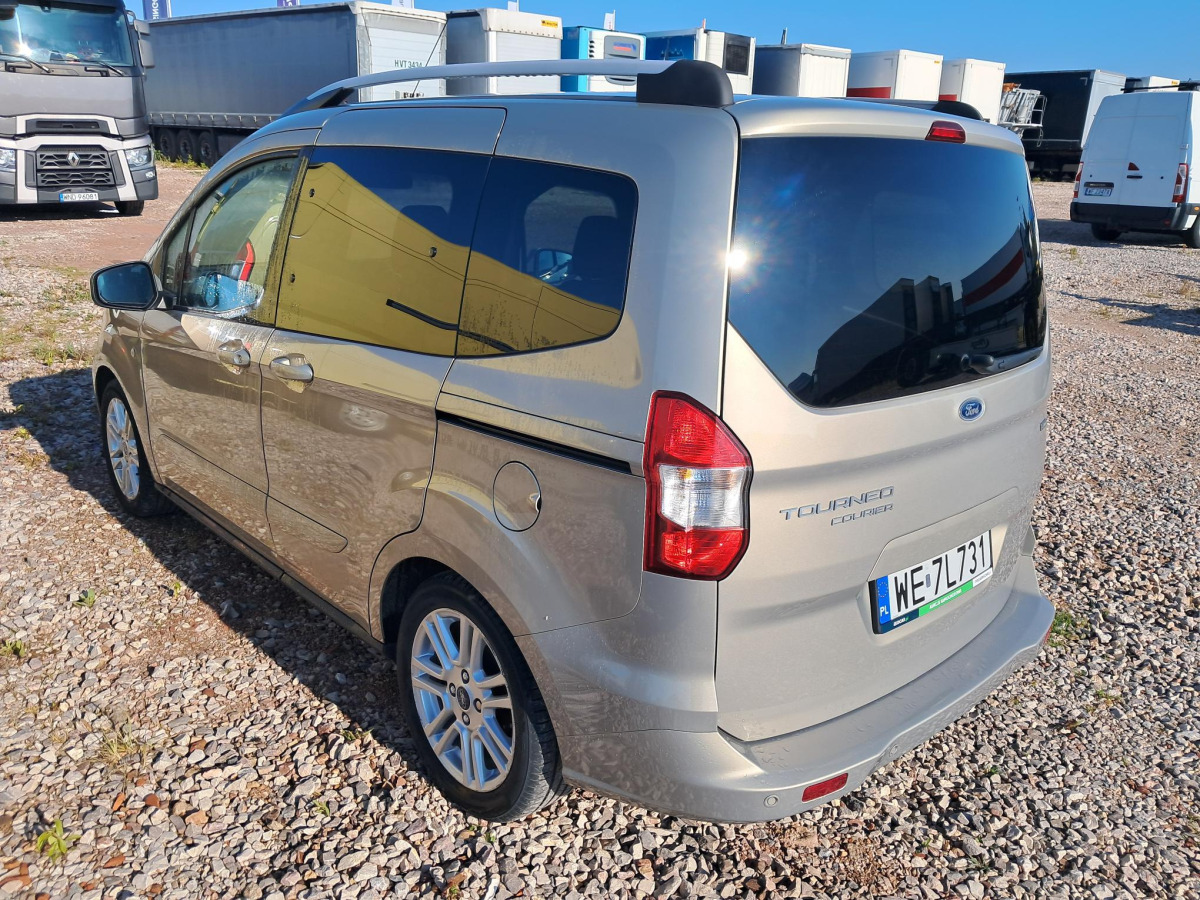 FORD TOURNEO COURIER MINIVAN - Voiture: photos 4 FORD TOURNEO COURIER MINIVAN - Voiture: photos 4