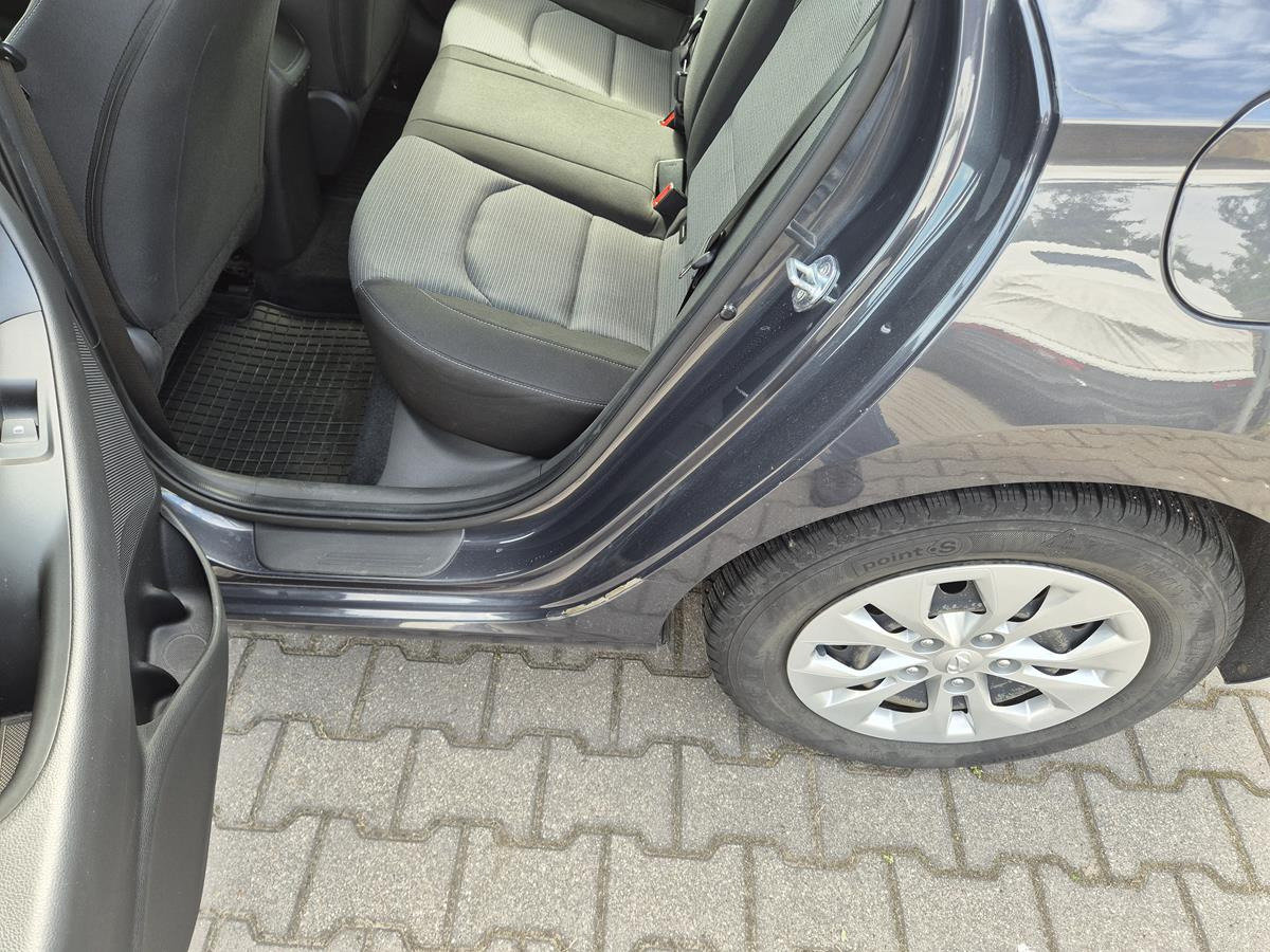 Voiture à hayon HYUNDAI I30 HATCHBACK: photos 16