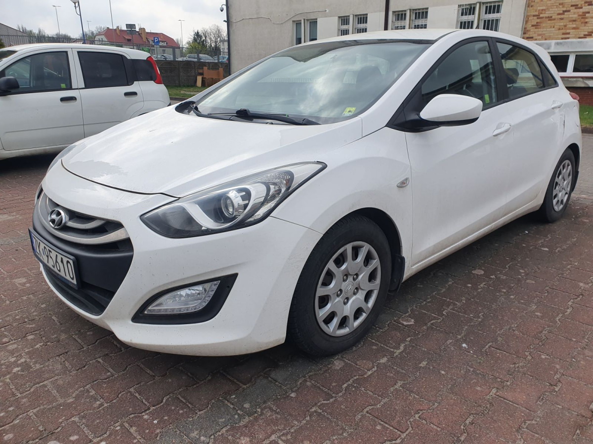 HYUNDAI I30 HATCHBACK - Voiture à hayon: photos 2 HYUNDAI I30 HATCHBACK - Voiture à hayon: photos 2