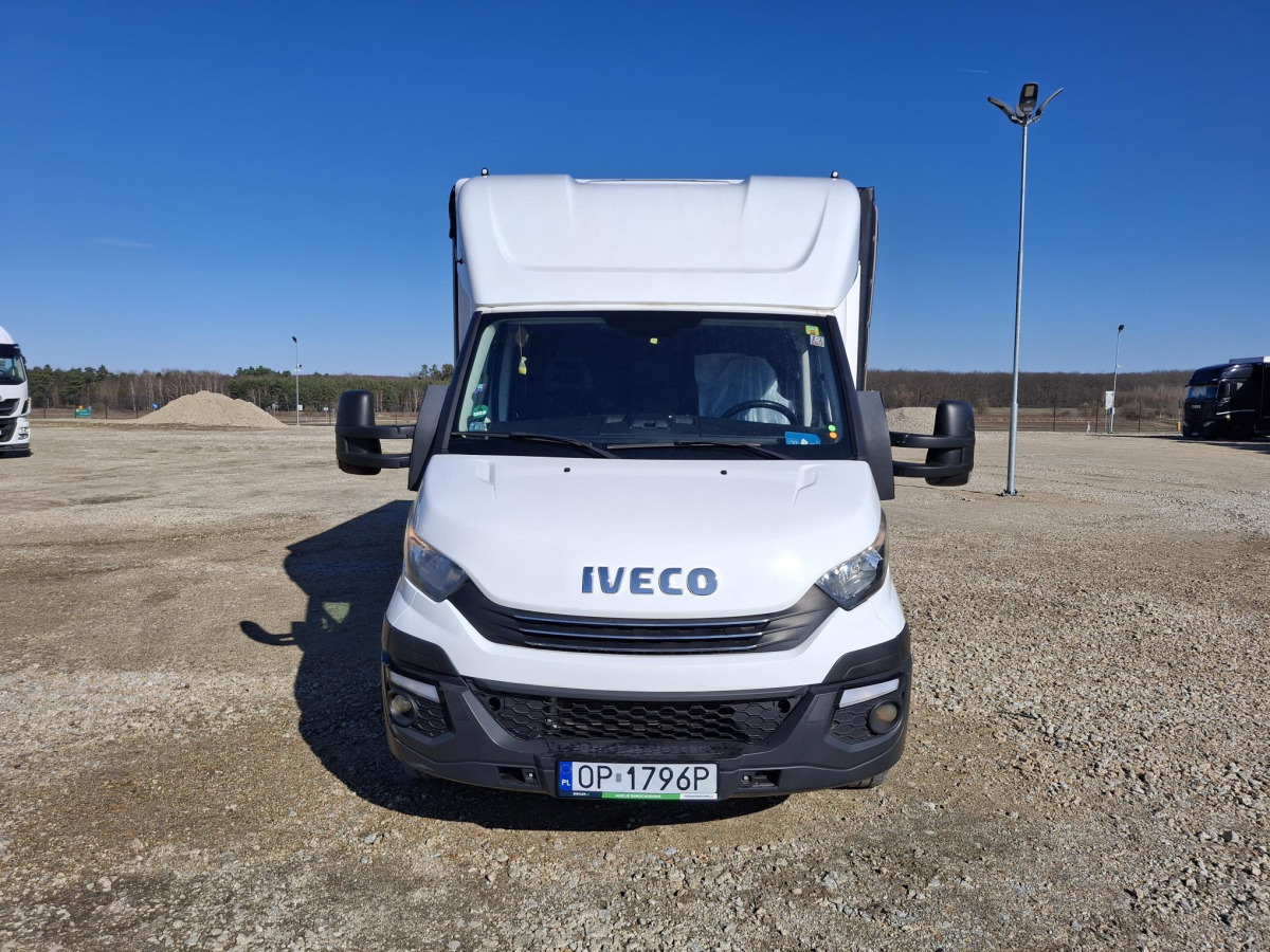 IVECO 35S18 PLANDEKA - Utilitaire plateau baché: photos 3 IVECO 35S18 PLANDEKA - Utilitaire plateau baché: photos 3