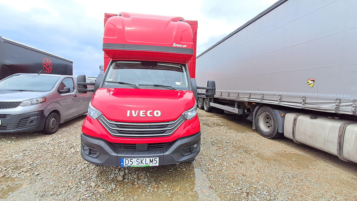IVECO 50C18 PLANDEKA - Utilitaire plateau baché: photos 2 IVECO 50C18 PLANDEKA - Utilitaire plateau baché: photos 2