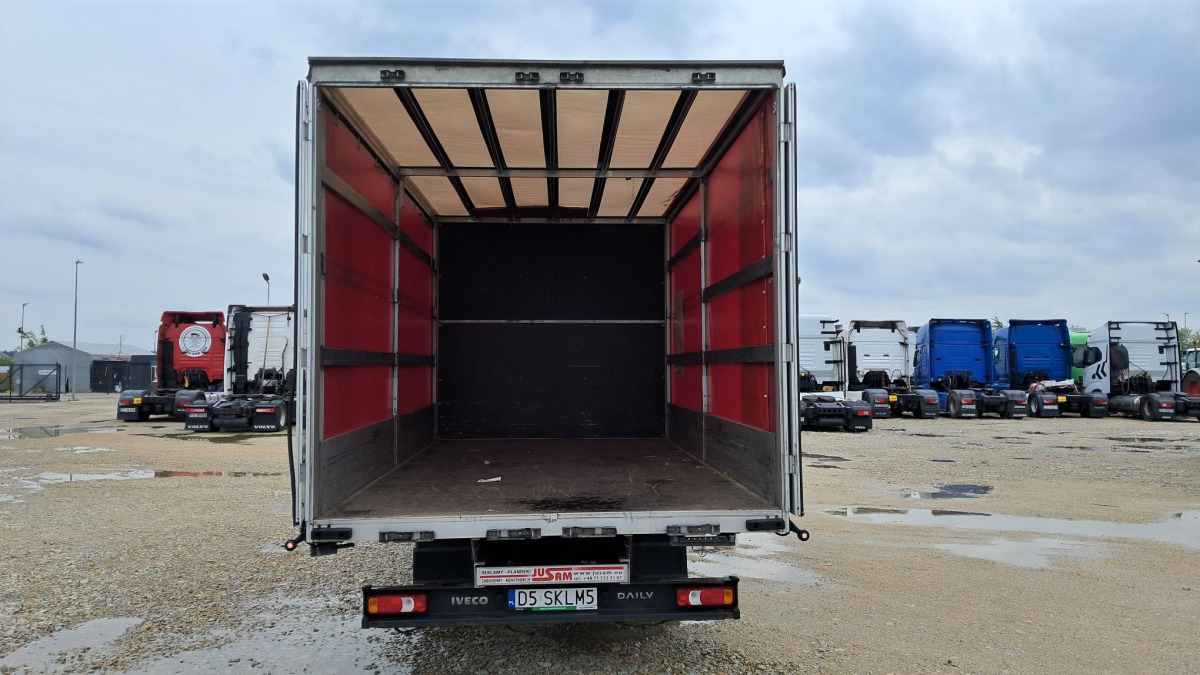 IVECO 50C18 PLANDEKA - Utilitaire plateau baché: photos 4 IVECO 50C18 PLANDEKA - Utilitaire plateau baché: photos 4