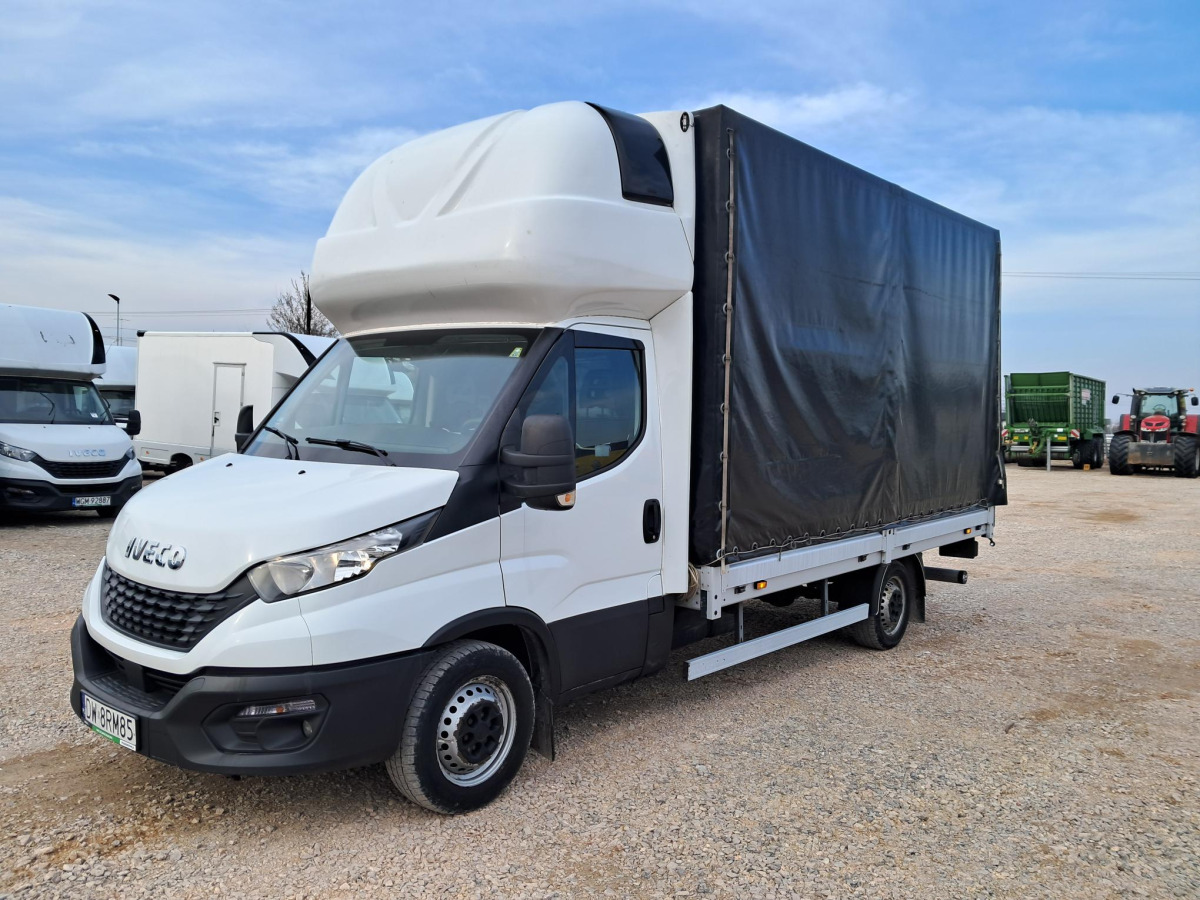 IVECO PLANDEKA Z WINDĄ - Utilitaire plateau baché: photos 2 IVECO PLANDEKA Z WINDĄ - Utilitaire plateau baché: photos 2