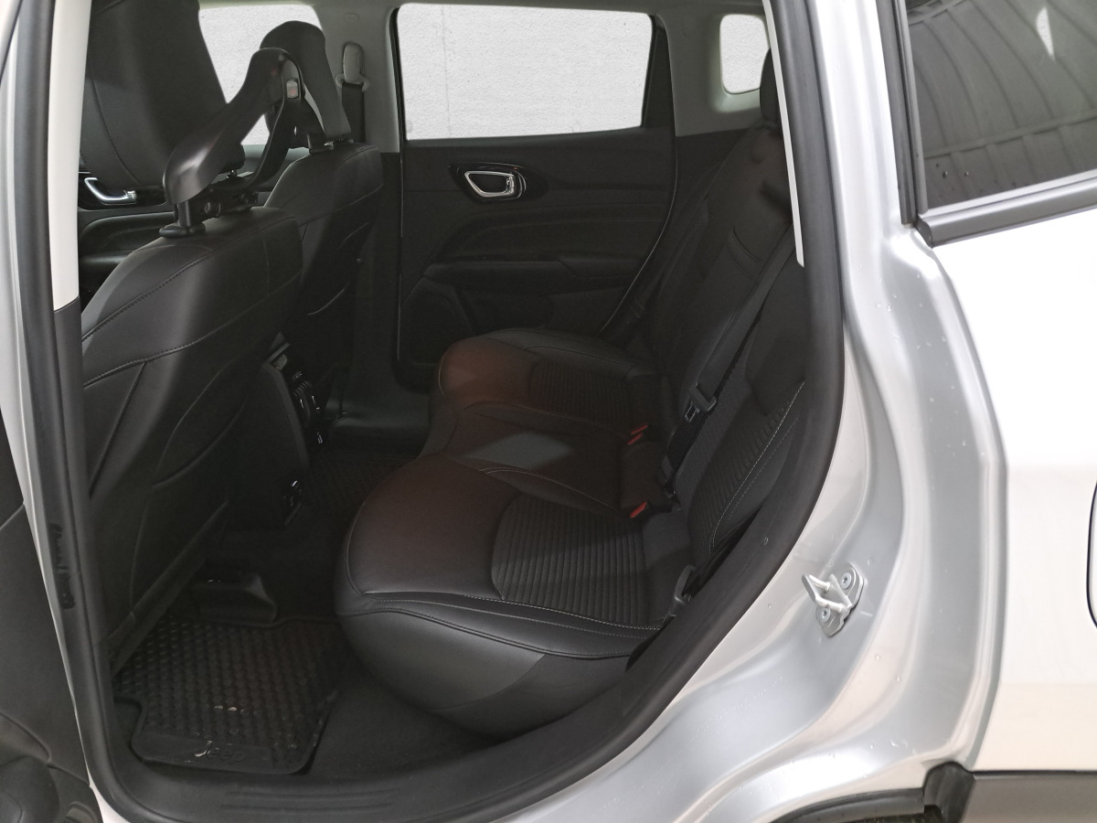 SUV JEEP COMPASS SUV: photos 13