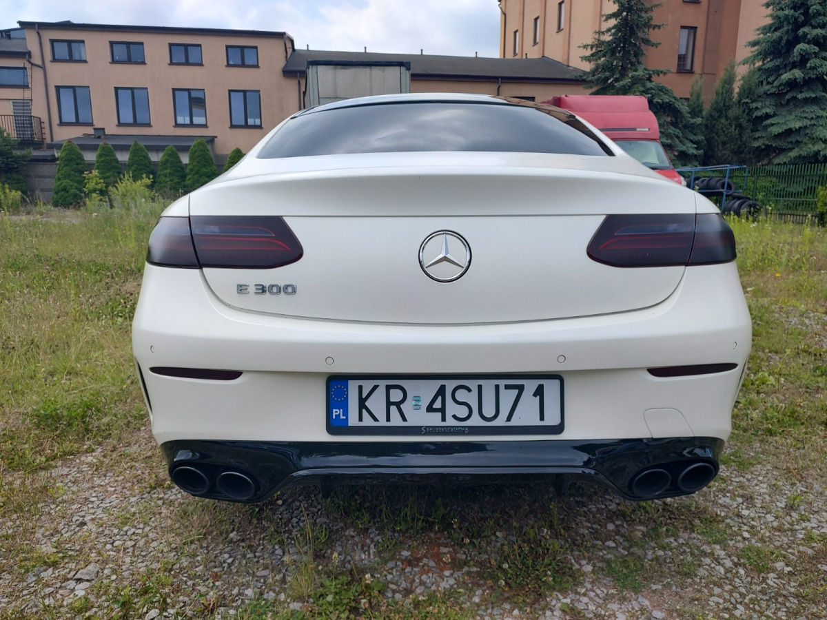 MERCEDES BENZ E KLASA COUPE - Voiture: photos 5 MERCEDES BENZ E KLASA COUPE - Voiture: photos 5