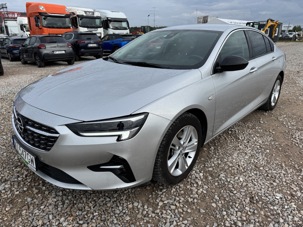 OPEL INSIGNIA LIFTBACK - Voiture: photos 3 OPEL INSIGNIA LIFTBACK - Voiture: photos 3