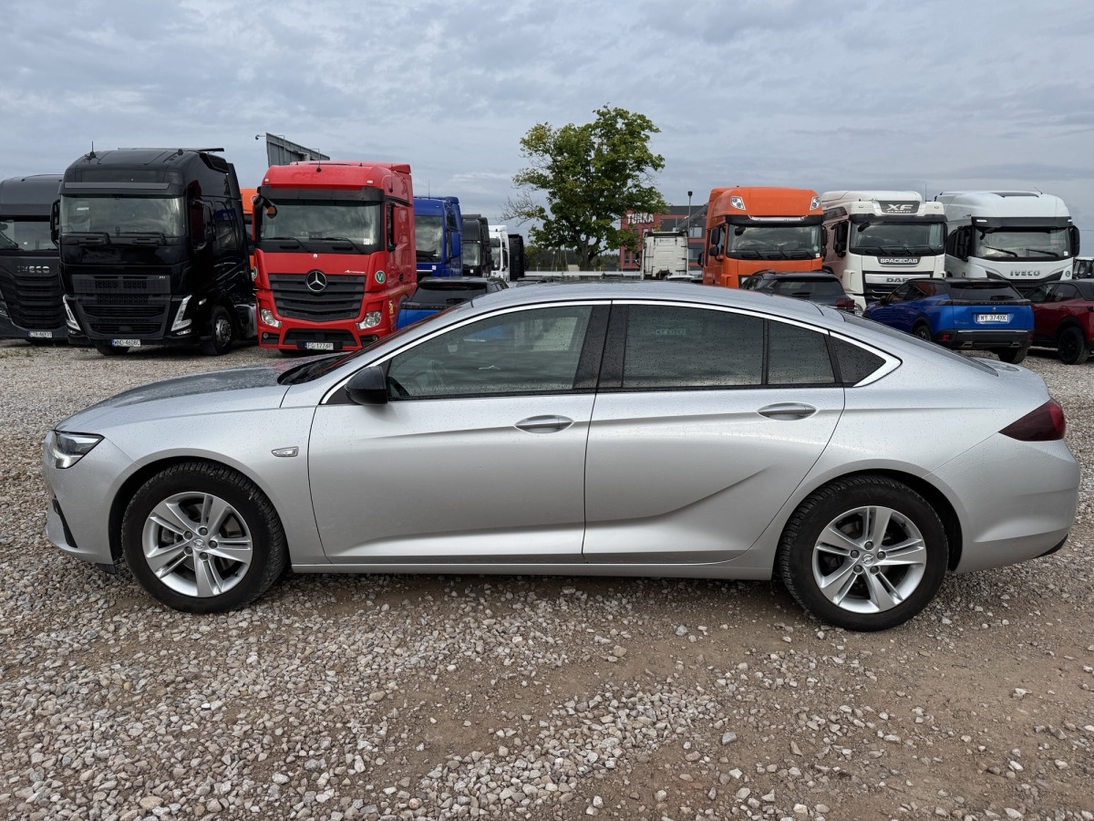 OPEL INSIGNIA LIFTBACK - Voiture: photos 4 OPEL INSIGNIA LIFTBACK - Voiture: photos 4