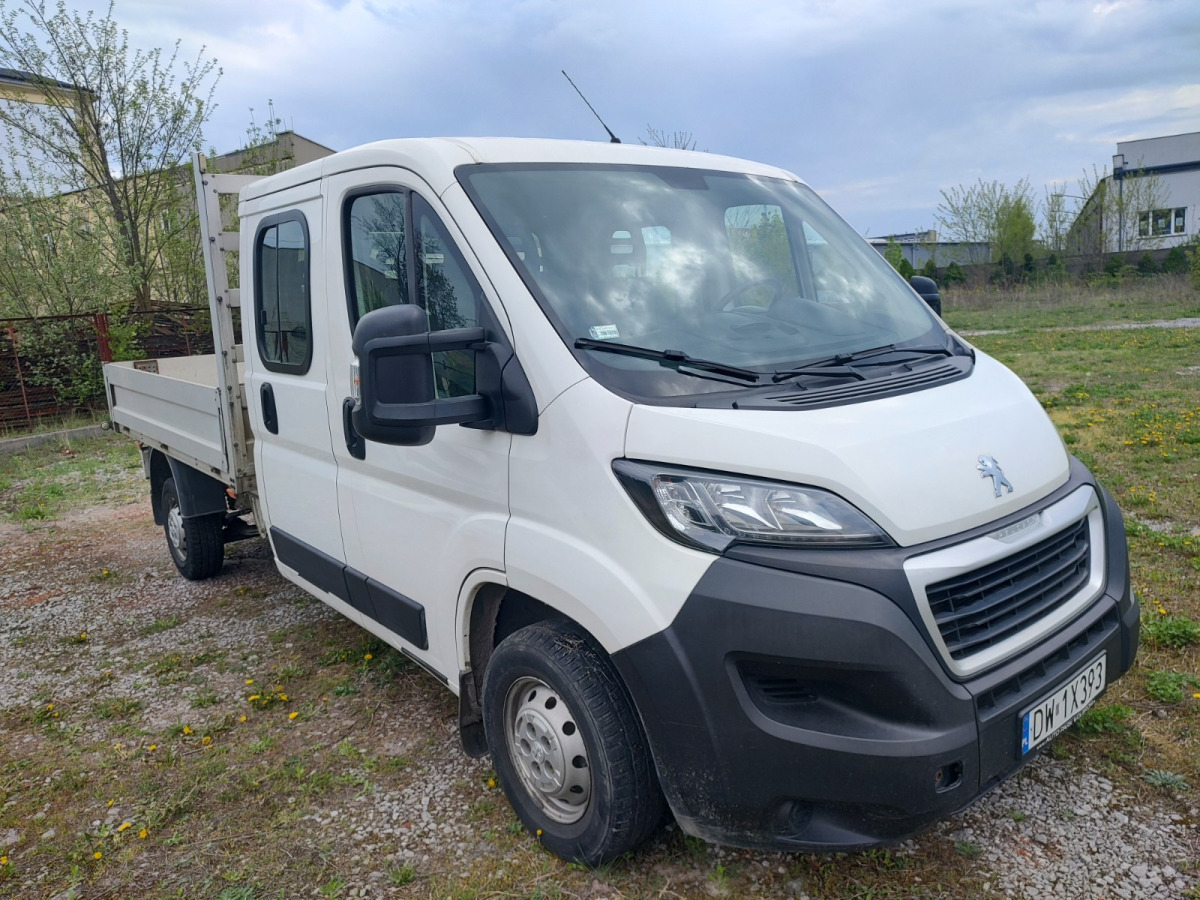 PEUGEOT BOXER DOKA - Utilitaire double cabine: photos 1 PEUGEOT BOXER DOKA - Utilitaire double cabine: photos 1