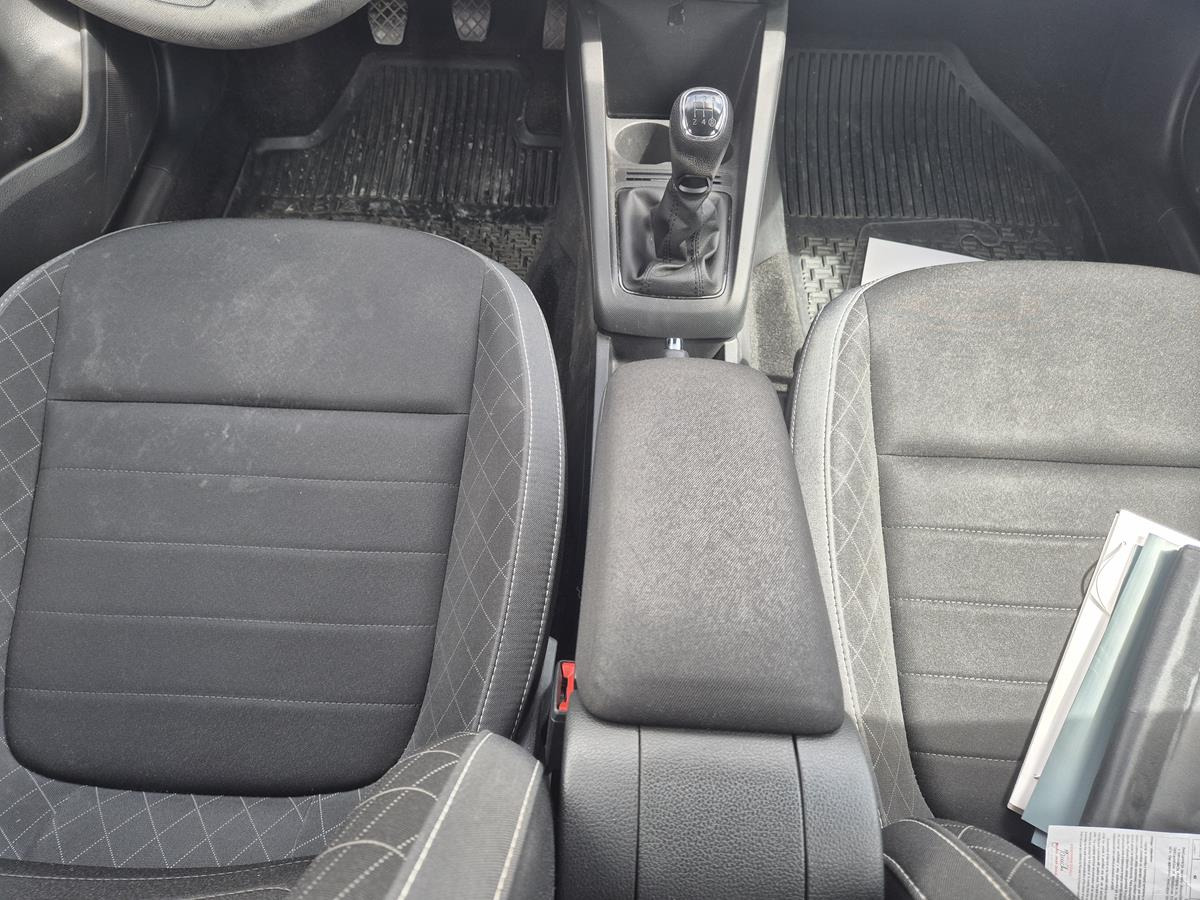Voiture à hayon SKODA FABIA HATCHBACK: photos 16