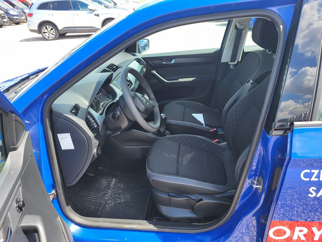 Voiture à hayon SKODA FABIA HATCHBACK: photos 7