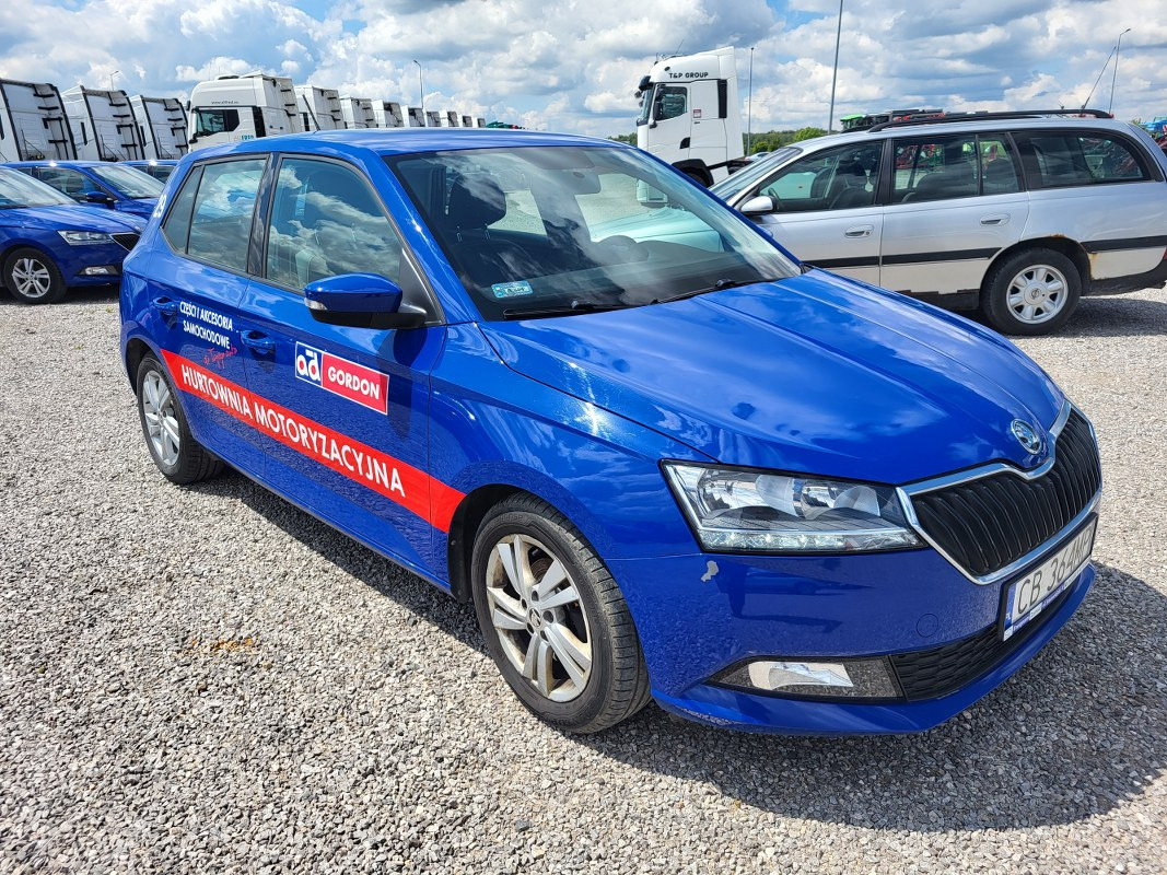 SKODA FABIA HATCHBACK - Voiture à hayon: photos 1 SKODA FABIA HATCHBACK - Voiture à hayon: photos 1