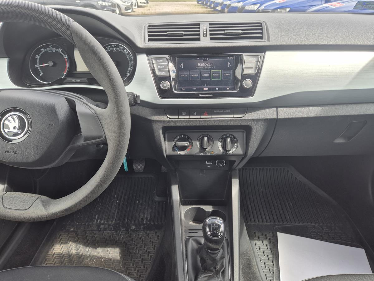 Voiture à hayon SKODA FABIA HATCHBACK: photos 15