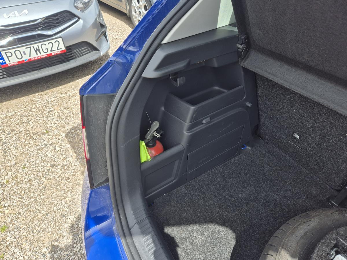 Voiture à hayon SKODA FABIA HATCHBACK: photos 11