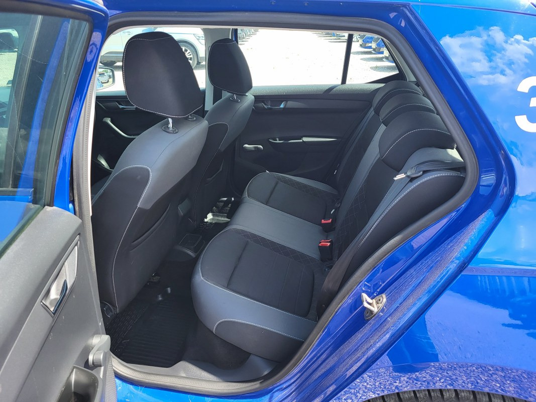 Voiture à hayon SKODA FABIA HATCHBACK: photos 8