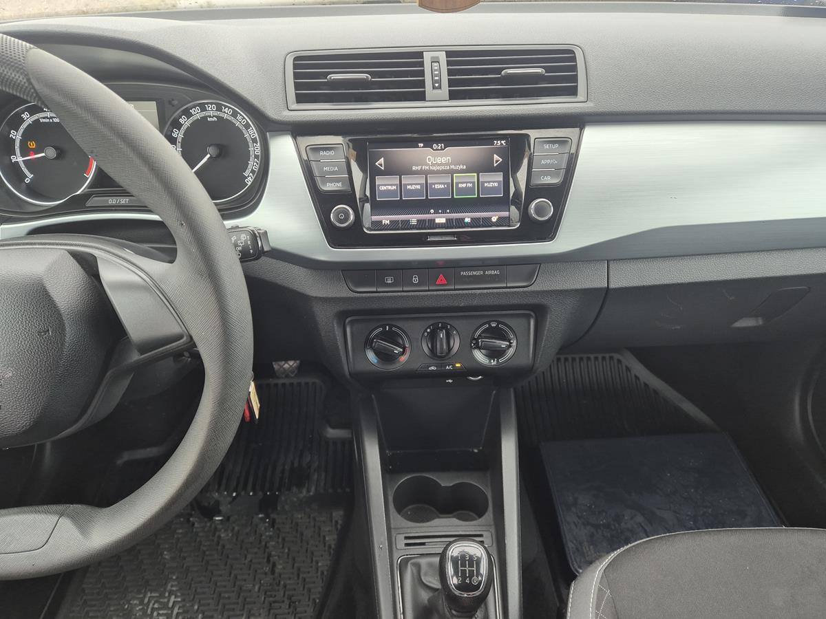 Voiture à hayon SKODA FABIA HATCHBACK: photos 13