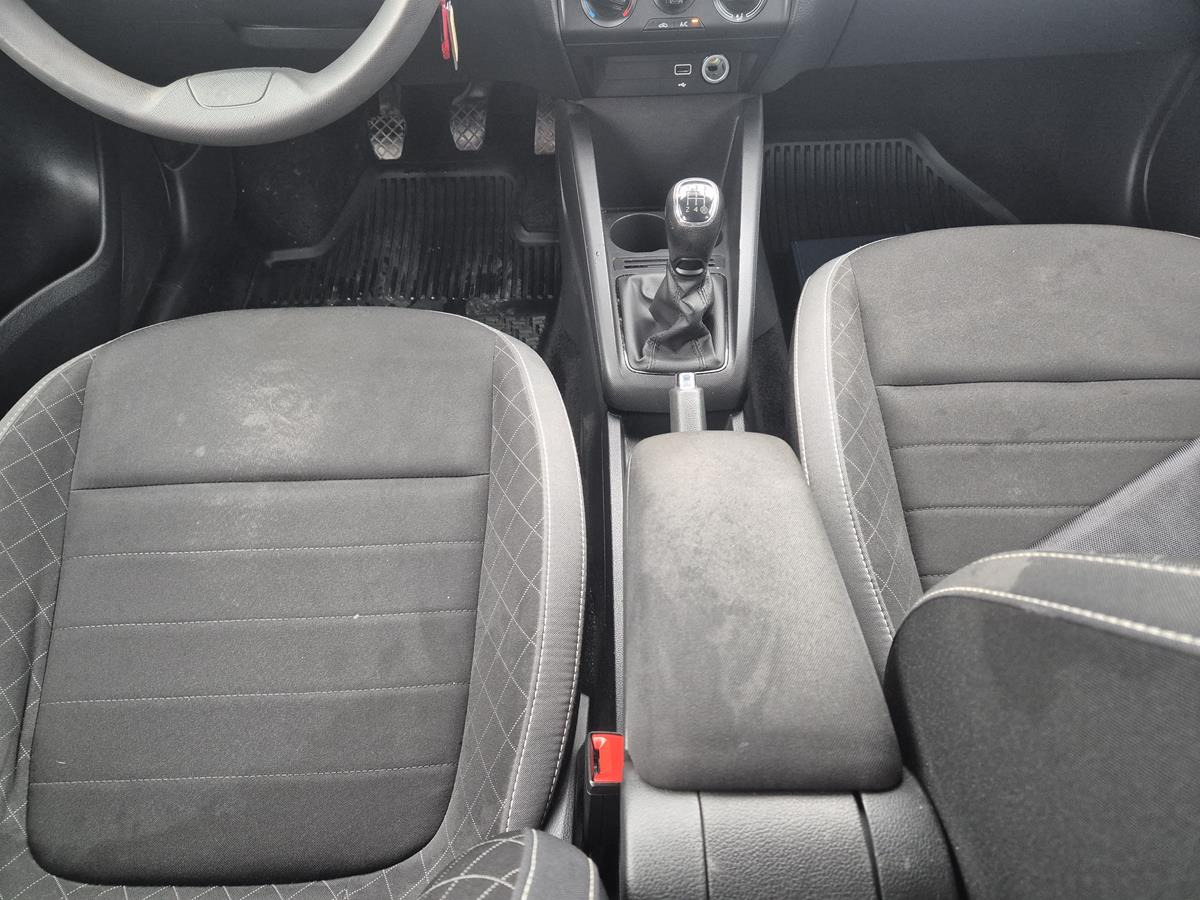 Voiture à hayon SKODA FABIA HATCHBACK: photos 17