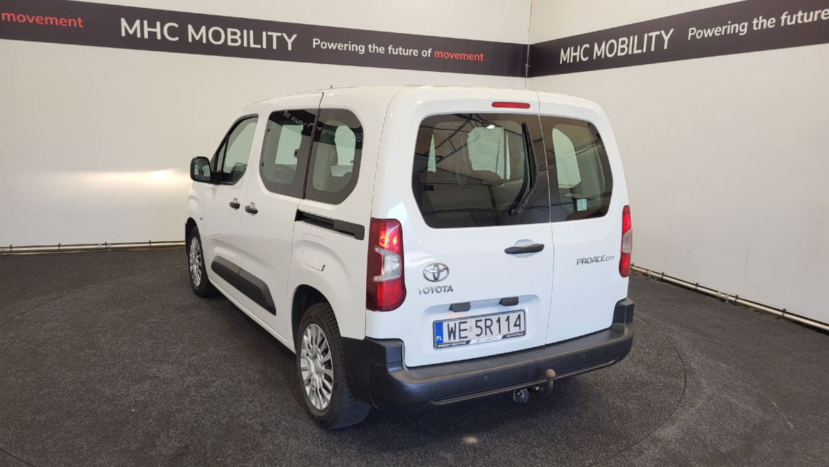 TOYOTA PROACE CITY VERSO MINIVAN - Voiture: photos 4 TOYOTA PROACE CITY VERSO MINIVAN - Voiture: photos 4
