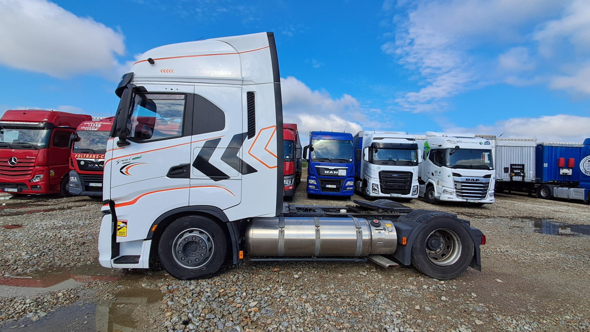 IVECO AS440ST/FP LT LNG CIĄGNIK SIODŁOWY - Tracteur routier: photos 4 IVECO AS440ST/FP LT LNG CIĄGNIK SIODŁOWY - Tracteur routier: photos 4