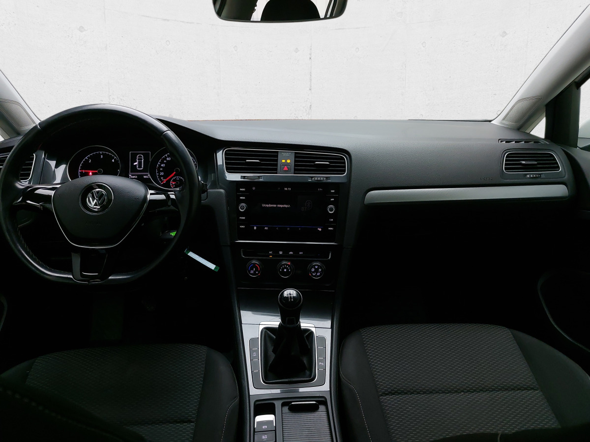 Voiture VOLKSWAGEN GOLF KOMBI: photos 10