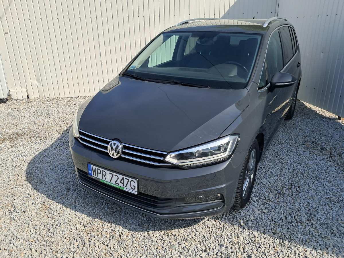 VOLKSWAGEN TOURAN MINIVAN - Voiture: photos 2 VOLKSWAGEN TOURAN MINIVAN - Voiture: photos 2