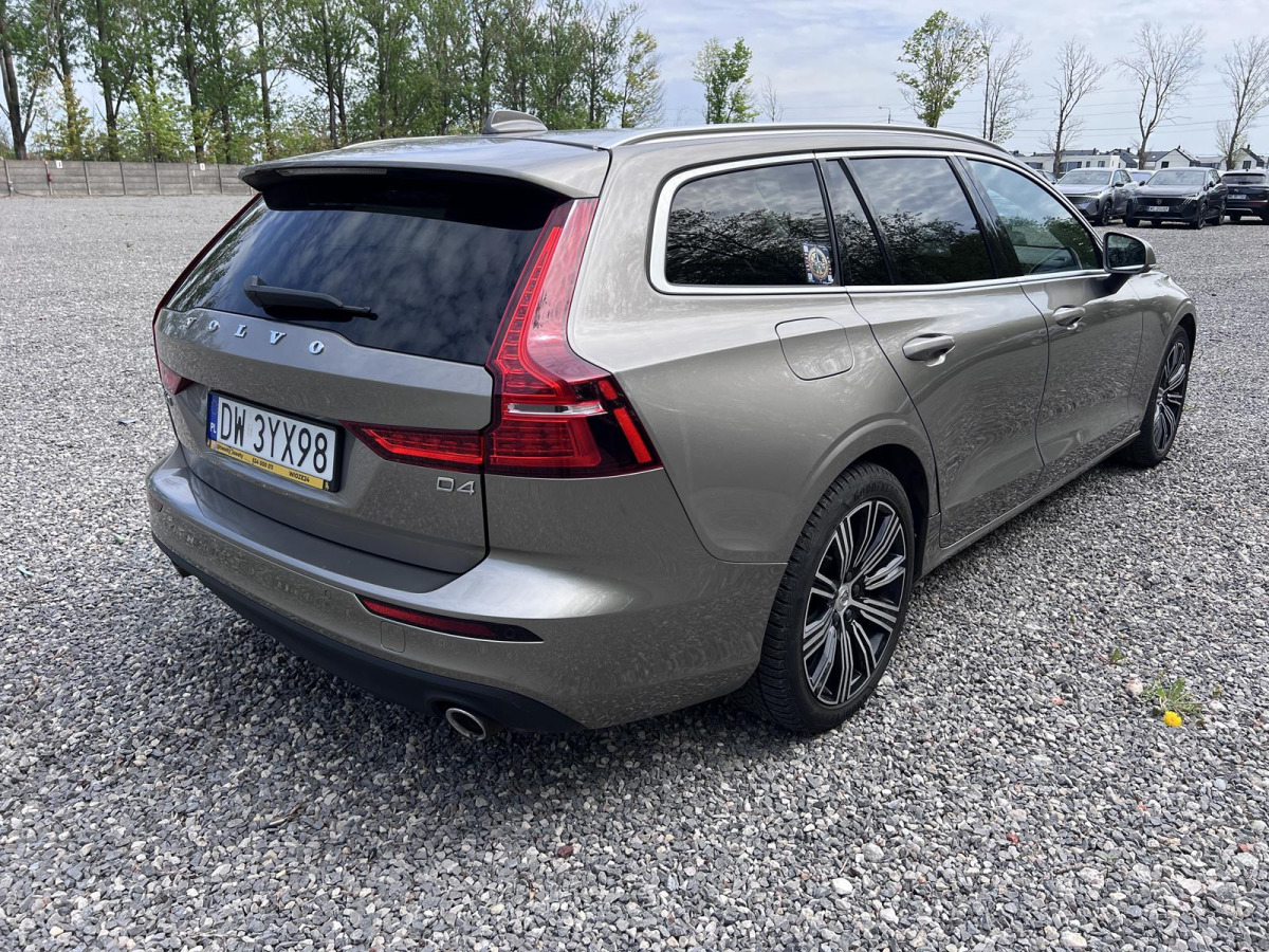 VOLVO V60 D4 2.0 MOMENTUM SUV - SUV: photos 4 VOLVO V60 D4 2.0 MOMENTUM SUV - SUV: photos 4