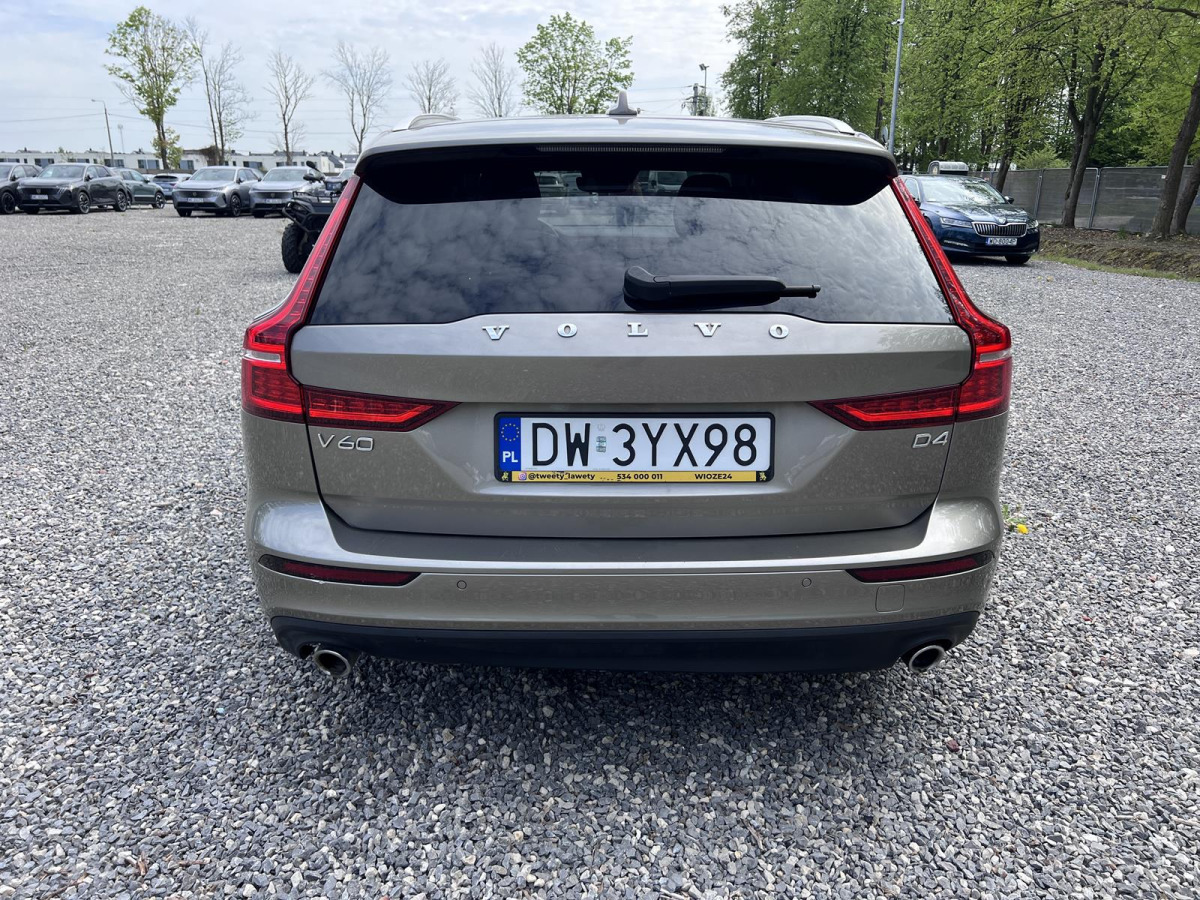 VOLVO V60 D4 2.0 MOMENTUM SUV - SUV: photos 5 VOLVO V60 D4 2.0 MOMENTUM SUV - SUV: photos 5