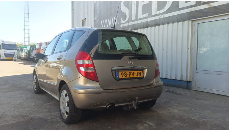 Mercedes-Benz A-Klasse 170 , Airco , leder , distrbute ketting maakt lawaai - Voiture: photos 5 Mercedes-Benz A-Klasse 170 , Airco , leder , distrbute ketting maakt lawaai - Voiture: photos 5