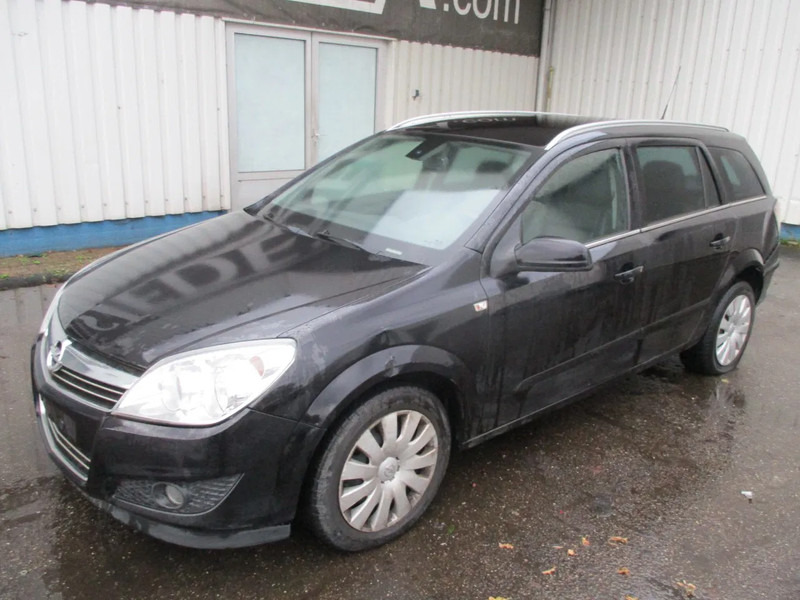 Opel Astra 1.7 CDTI , NOT RUNNING , Navi , Airco , lederen bekleding - Voiture: photos 1 Opel Astra 1.7 CDTI , NOT RUNNING , Navi , Airco , lederen bekleding - Voiture: photos 1