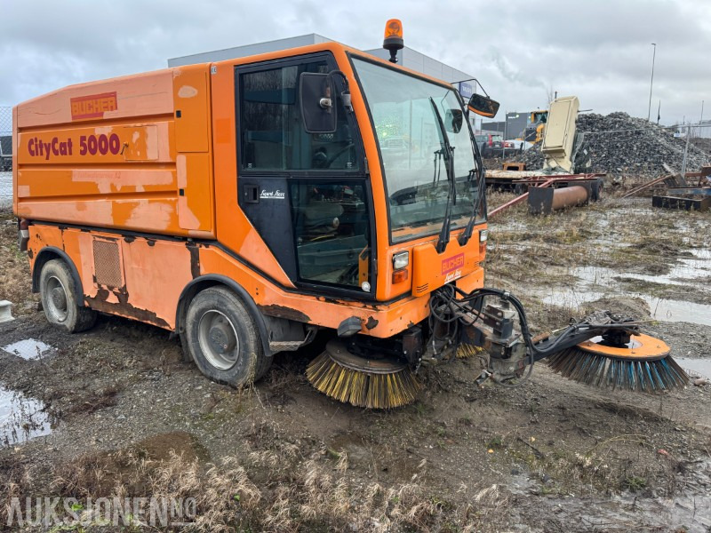 1900 Andre Bucher CC5000 sopebil - Matériel de chantier: photos 2 1900 Andre Bucher CC5000 sopebil - Matériel de chantier: photos 2