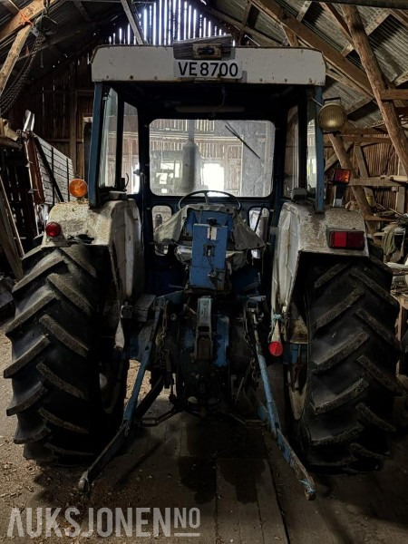 1975 FORD 4000 MED FRONTLASTER - Tracteur agricole: photos 5 1975 FORD 4000 MED FRONTLASTER - Tracteur agricole: photos 5