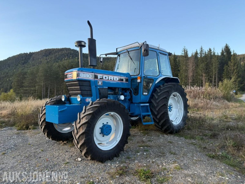 1984 Ford 8210 m/Turbo - mva fri traktor 5670 timer - Tracteur agricole: photos 1 1984 Ford 8210 m/Turbo - mva fri traktor 5670 timer - Tracteur agricole: photos 1