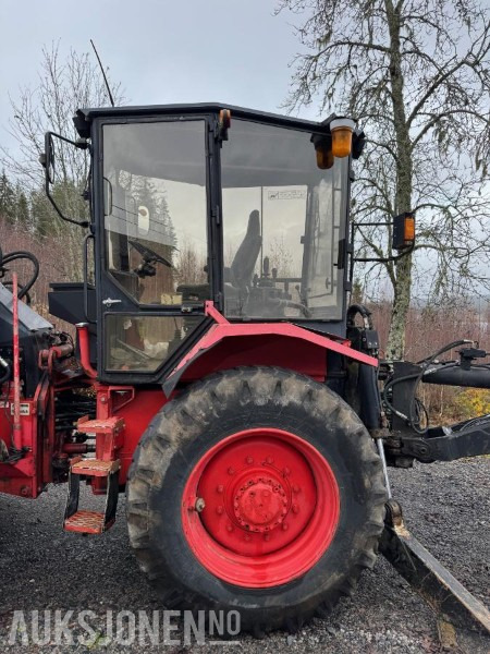 1989 Huddig 760 traktorgraver asfaltskjærer hydraulisk brøyteskjær graveskuffe - Tractopelle: photos 3 1989 Huddig 760 traktorgraver asfaltskjærer hydraulisk brøyteskjær graveskuffe - Tractopelle: photos 3