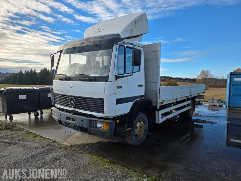 1994 Mercedes-Benz 817 M/ LASTEPLAN - Camion plateau: photos 1 1994 Mercedes-Benz 817 M/ LASTEPLAN - Camion plateau: photos 1