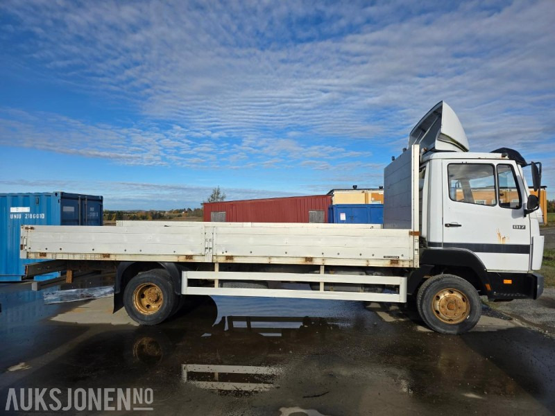 1994 Mercedes-Benz 817 M/ LASTEPLAN - Camion plateau: photos 4 1994 Mercedes-Benz 817 M/ LASTEPLAN - Camion plateau: photos 4