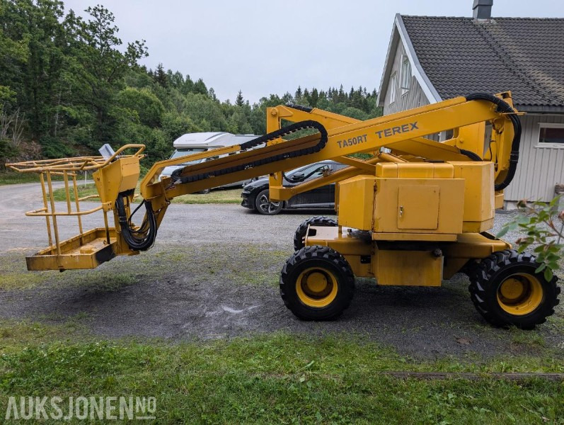 1994 Terex 4x4 TA50RT Z-lift - Nacelle: photos 3 1994 Terex 4x4 TA50RT Z-lift - Nacelle: photos 3