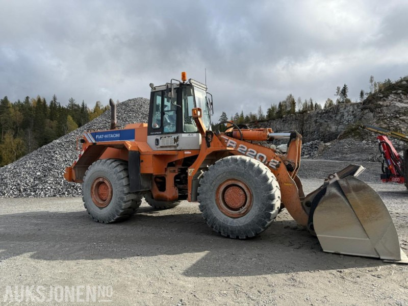 1995 Fiat-Hitachi FR 220.2 - Chargeuse sur pneus: photos 4 1995 Fiat-Hitachi FR 220.2 - Chargeuse sur pneus: photos 4