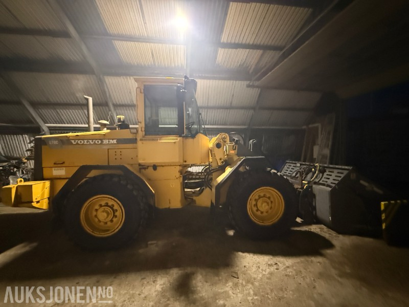 1996 Volvo L70C - Klappvinge - Sentralsmøring - 18 290t - Chargeuse sur pneus: photos 4 1996 Volvo L70C - Klappvinge - Sentralsmøring - 18 290t - Chargeuse sur pneus: photos 4