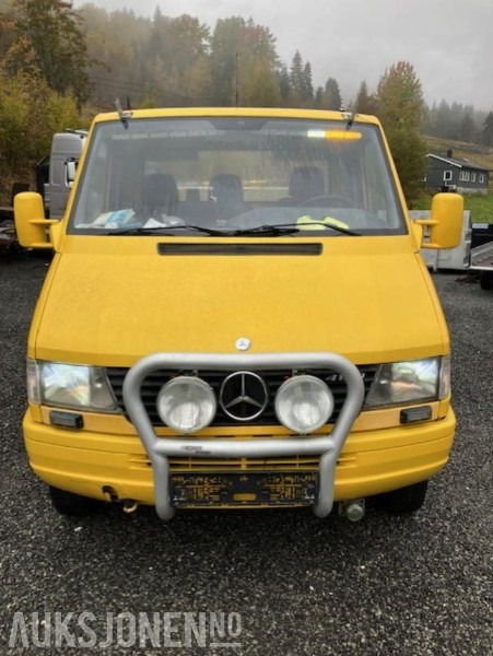 1999 Mercedes-Benz Sprinter 412 4x4 Redningsbil med briller og vinsj - Camion de pompier: photos 2 1999 Mercedes-Benz Sprinter 412 4x4 Redningsbil med briller og vinsj - Camion de pompier: photos 2